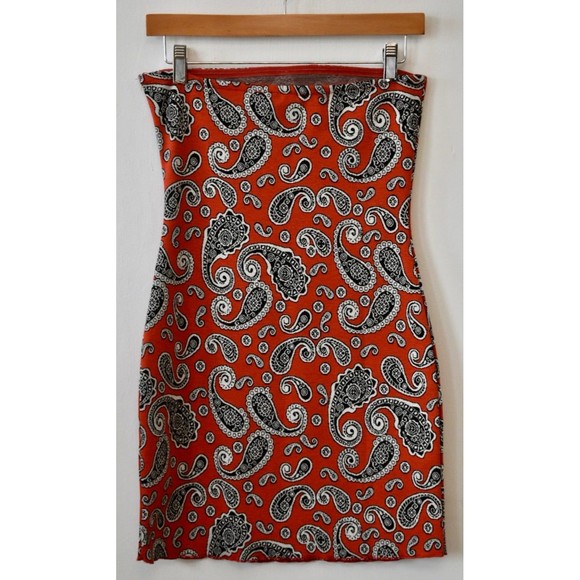 Urban Outfitters Dresses & Skirts - Urban Outfitters Orange/Red Paisley Print Strapless Tube Knit Dress